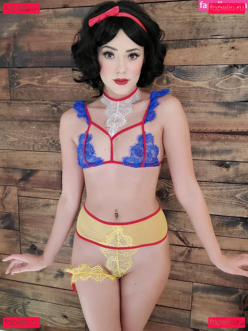 Joanie Brosas Onlyfans Photo Gallery 