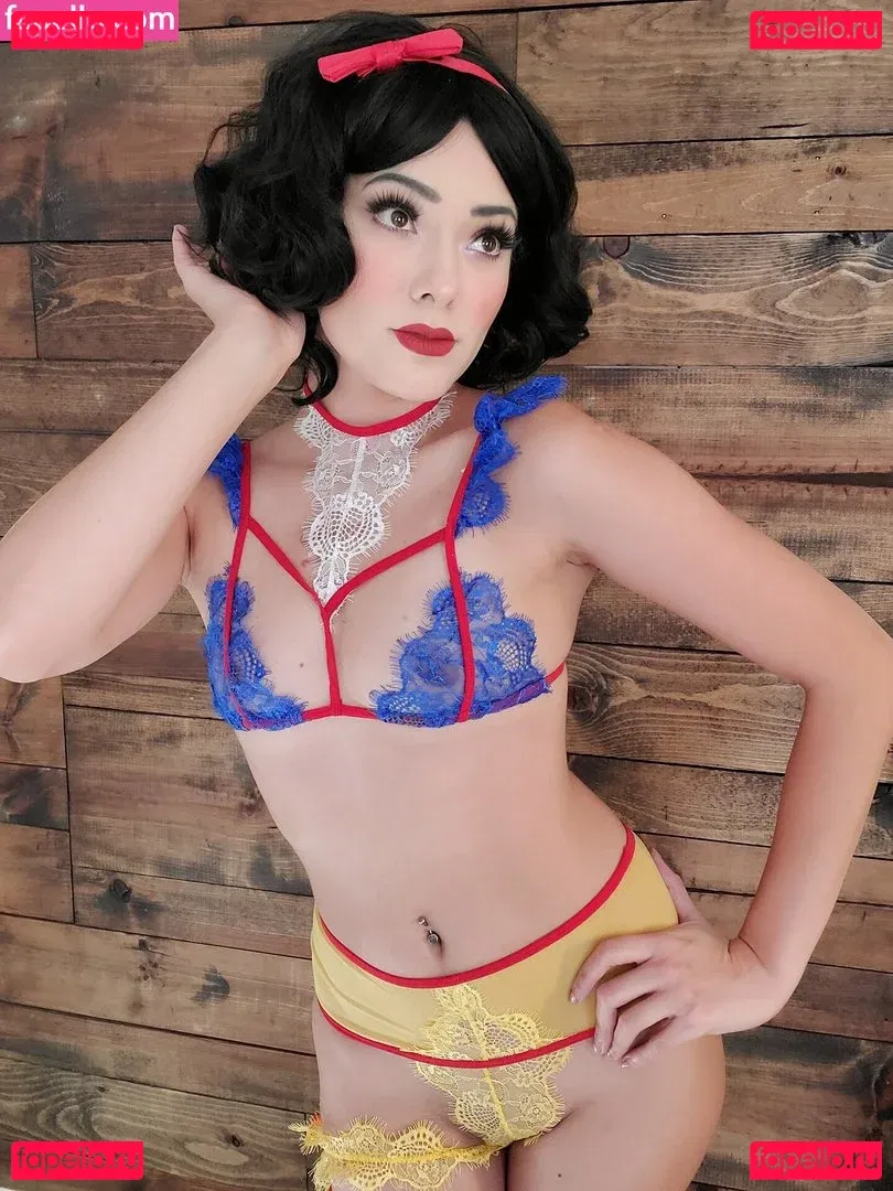 Joanie Brosas Onlyfans Photo Gallery 