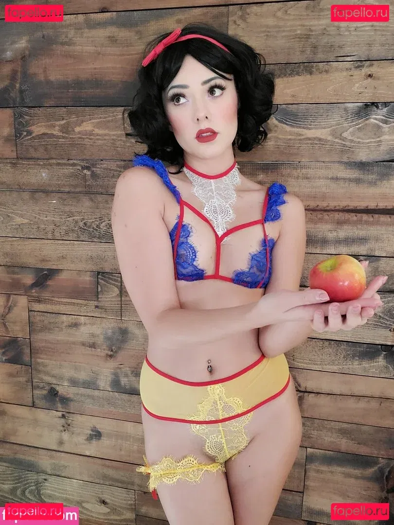 Joanie Brosas Onlyfans Photo Gallery 