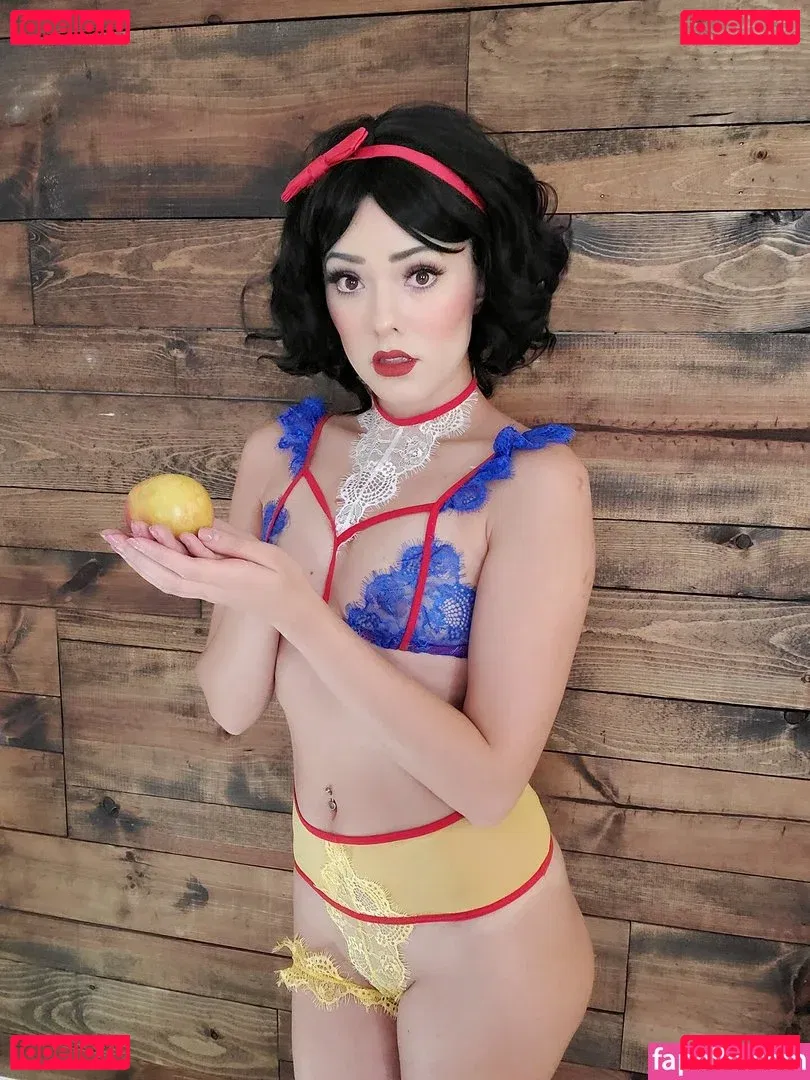 Joanie Brosas Onlyfans Photo Gallery 