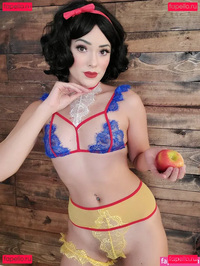 Joanie Brosas Onlyfans Photo Gallery 