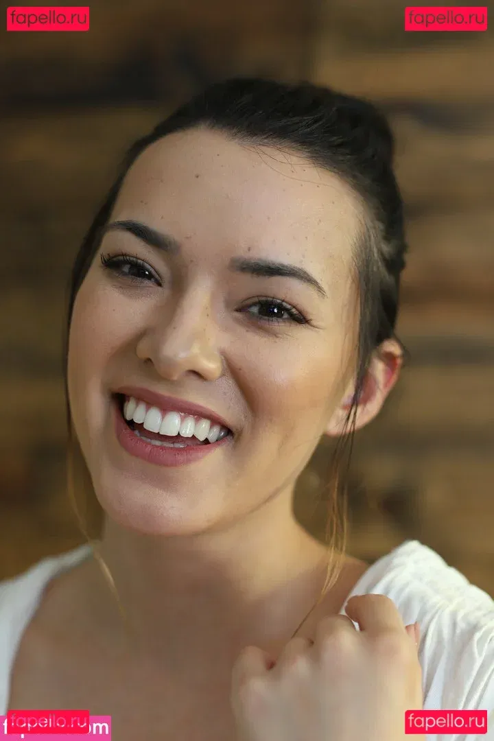 Joanie Brosas Onlyfans Photo Gallery 