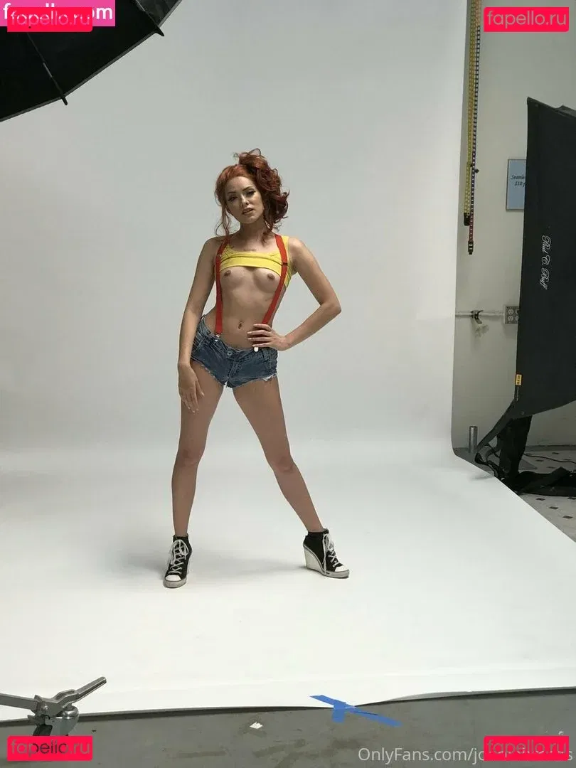 Joanie Brosas Onlyfans Photo Gallery 