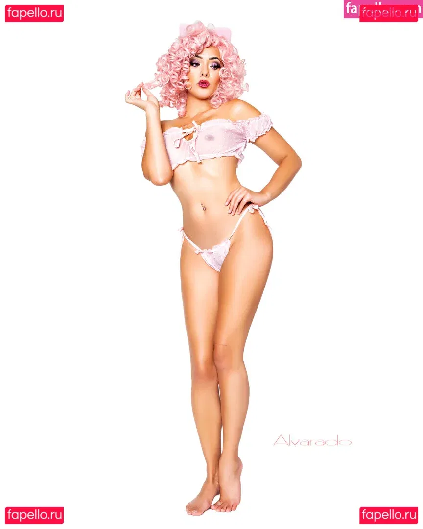 Joanie Brosas Onlyfans Photo Gallery 