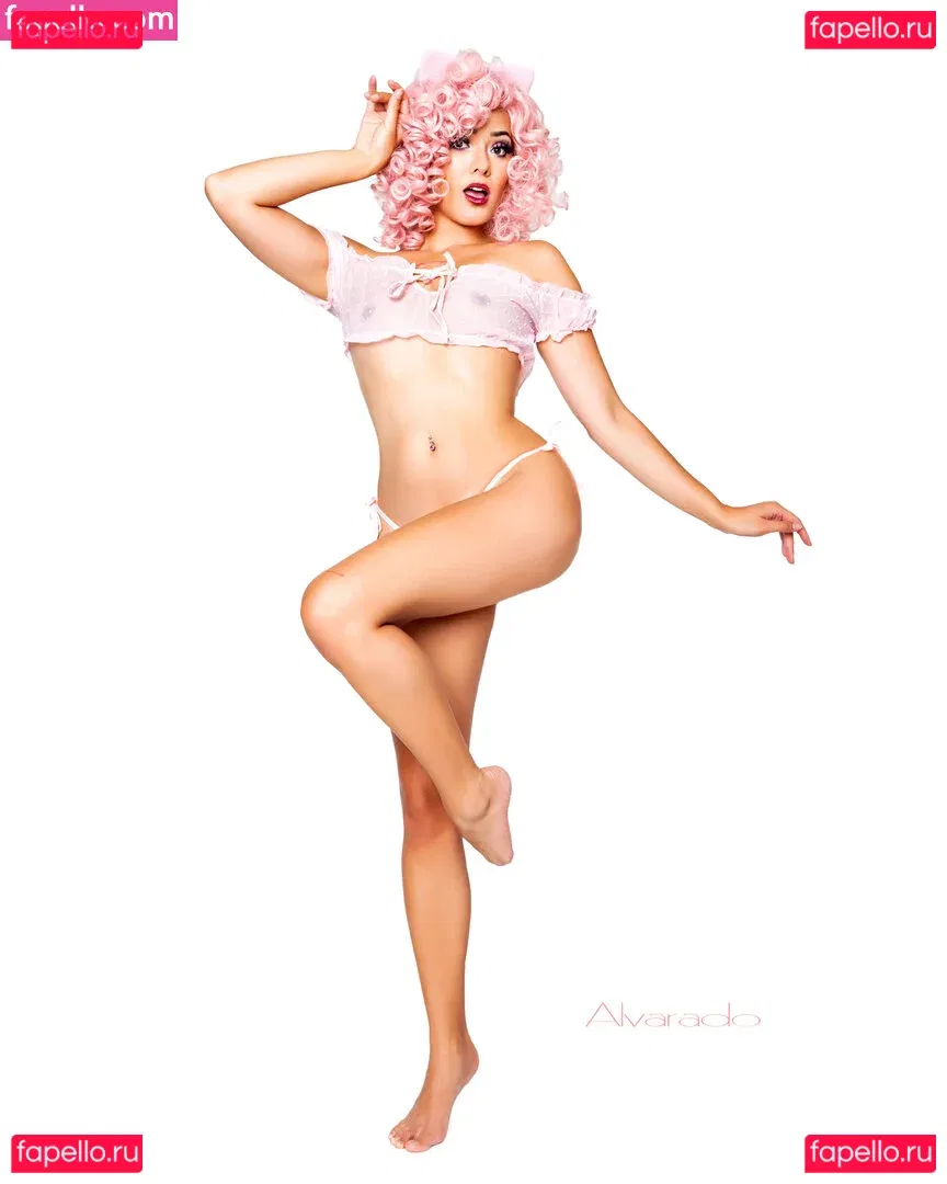 Joanie Brosas Onlyfans Photo Gallery 