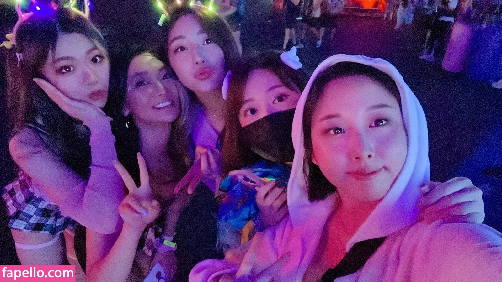 Starsmitten Onlyfans Photo Gallery 