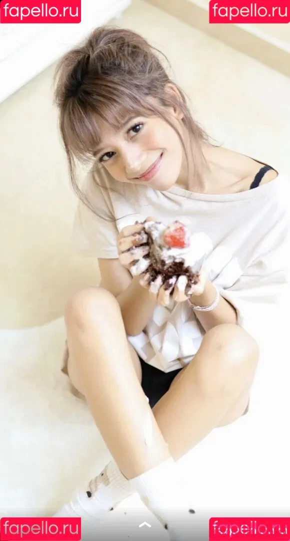 Eevee Enara Onlyfans Photo Gallery 
