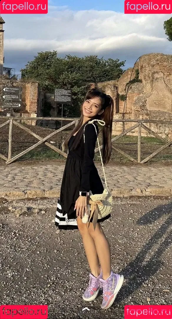 Eevee Enara Onlyfans Photo Gallery 