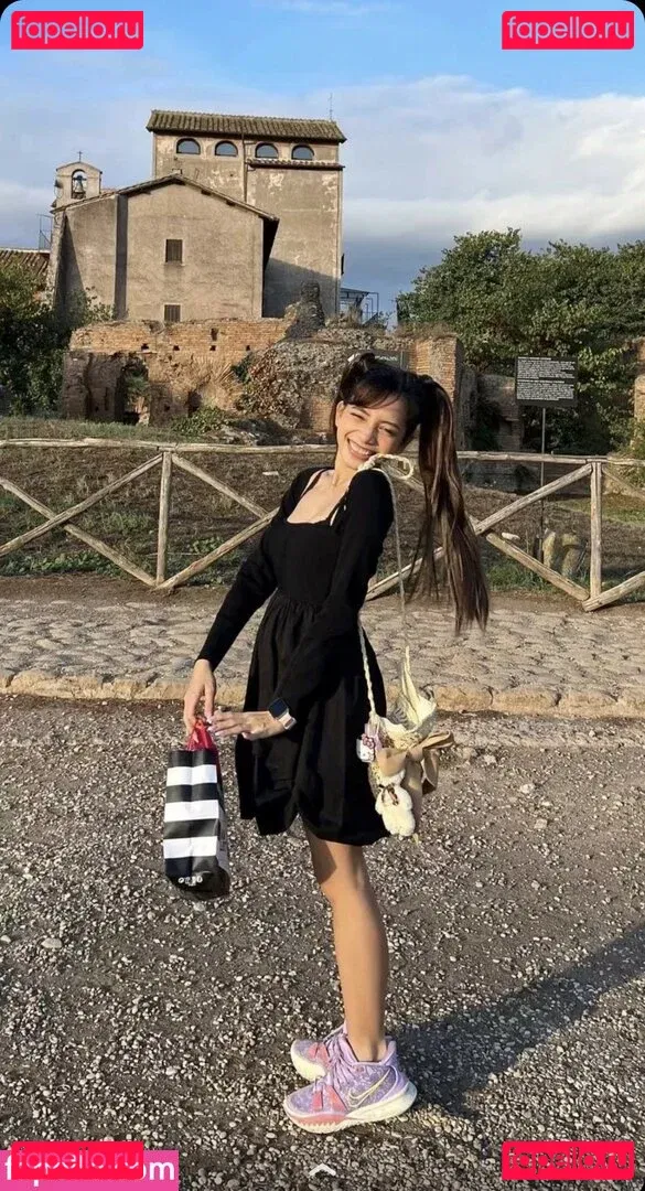 Eevee Enara Onlyfans Photo Gallery 