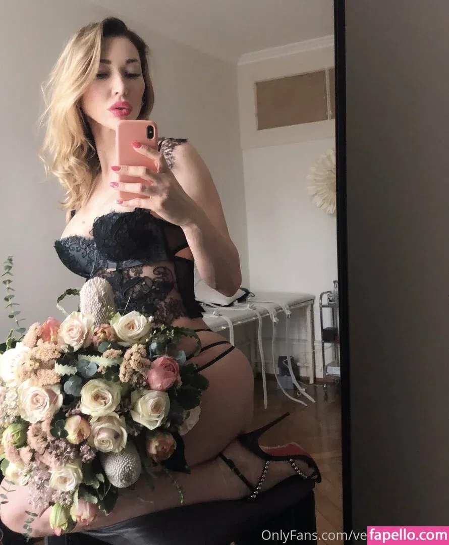Venus Onlyfans Photo Gallery 