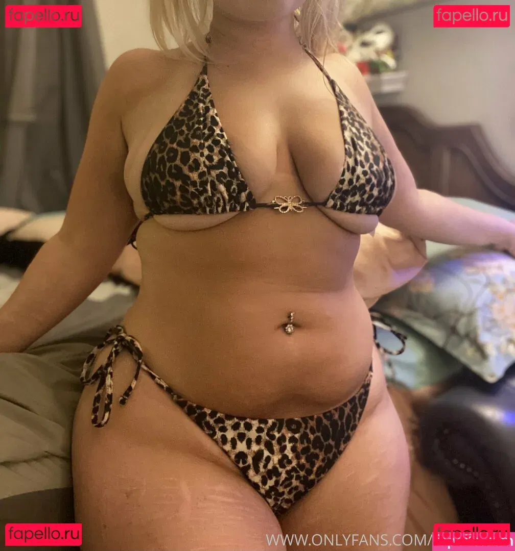 sototally Onlyfans Photo Gallery 