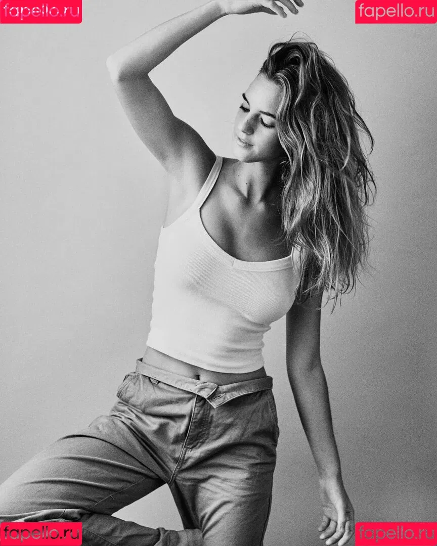 Emily Feld Onlyfans Photo Gallery 