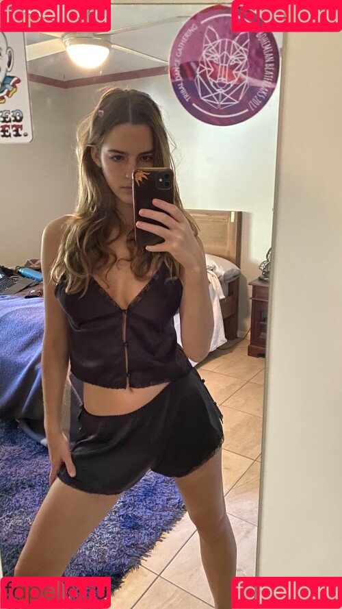 Emily Feld Onlyfans Photo Gallery 