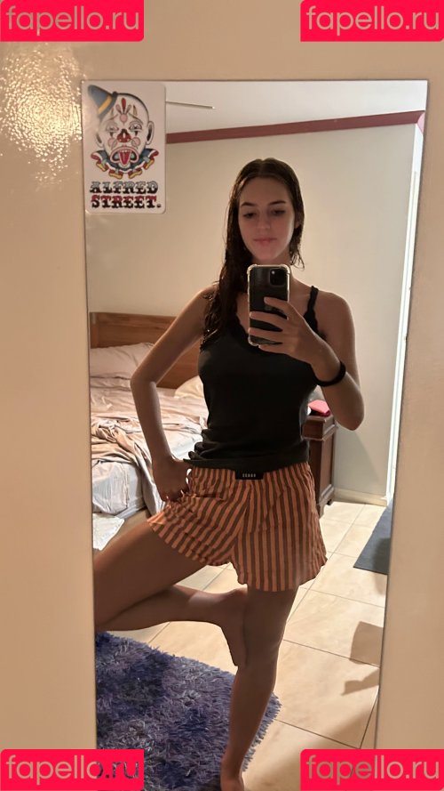 Emily Feld Onlyfans Photo Gallery 