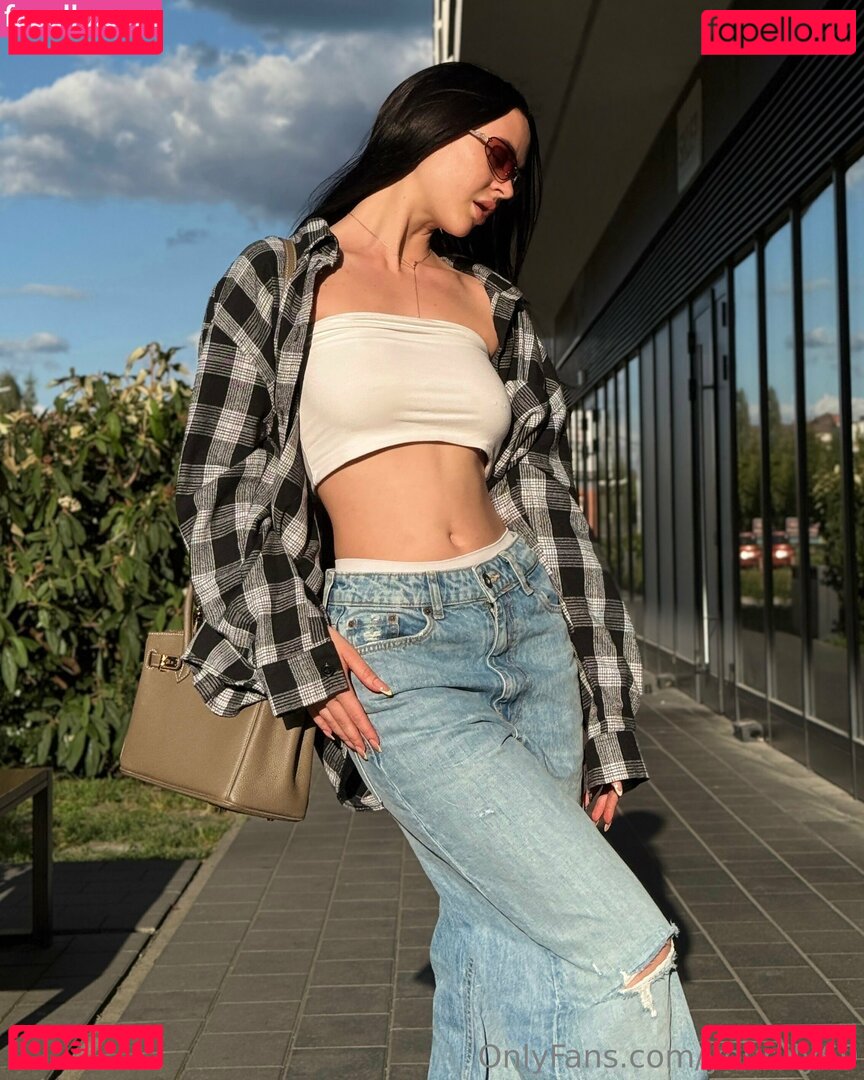 yourlily69 Onlyfans Photo Gallery 