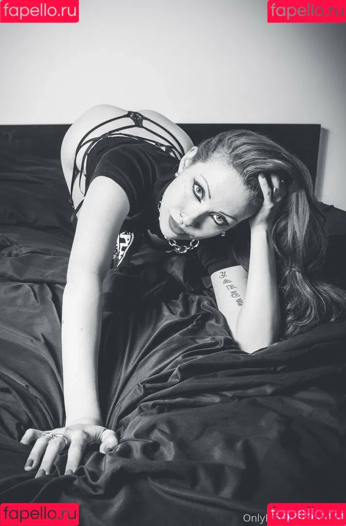 xomel Onlyfans Photo Gallery 