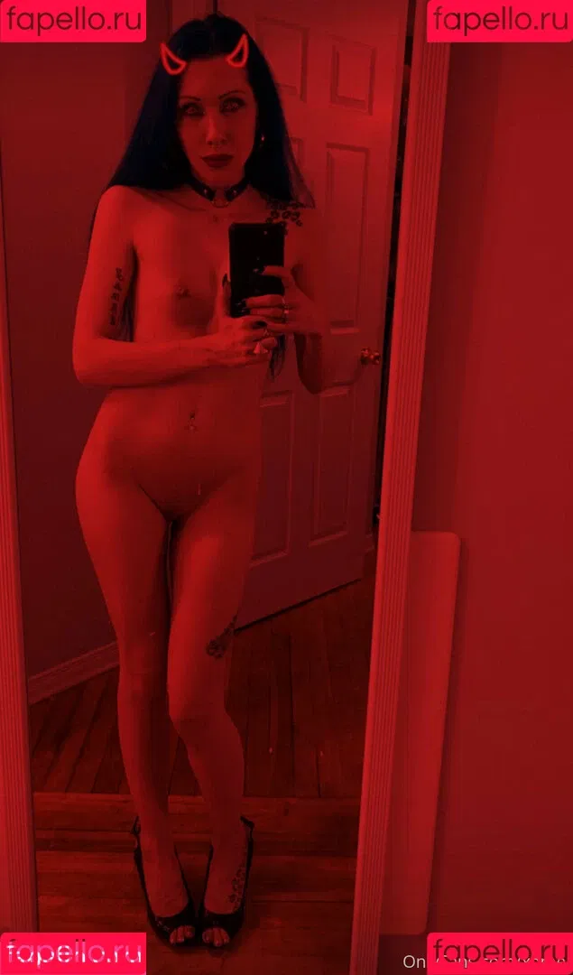 xomel Onlyfans Photo Gallery 