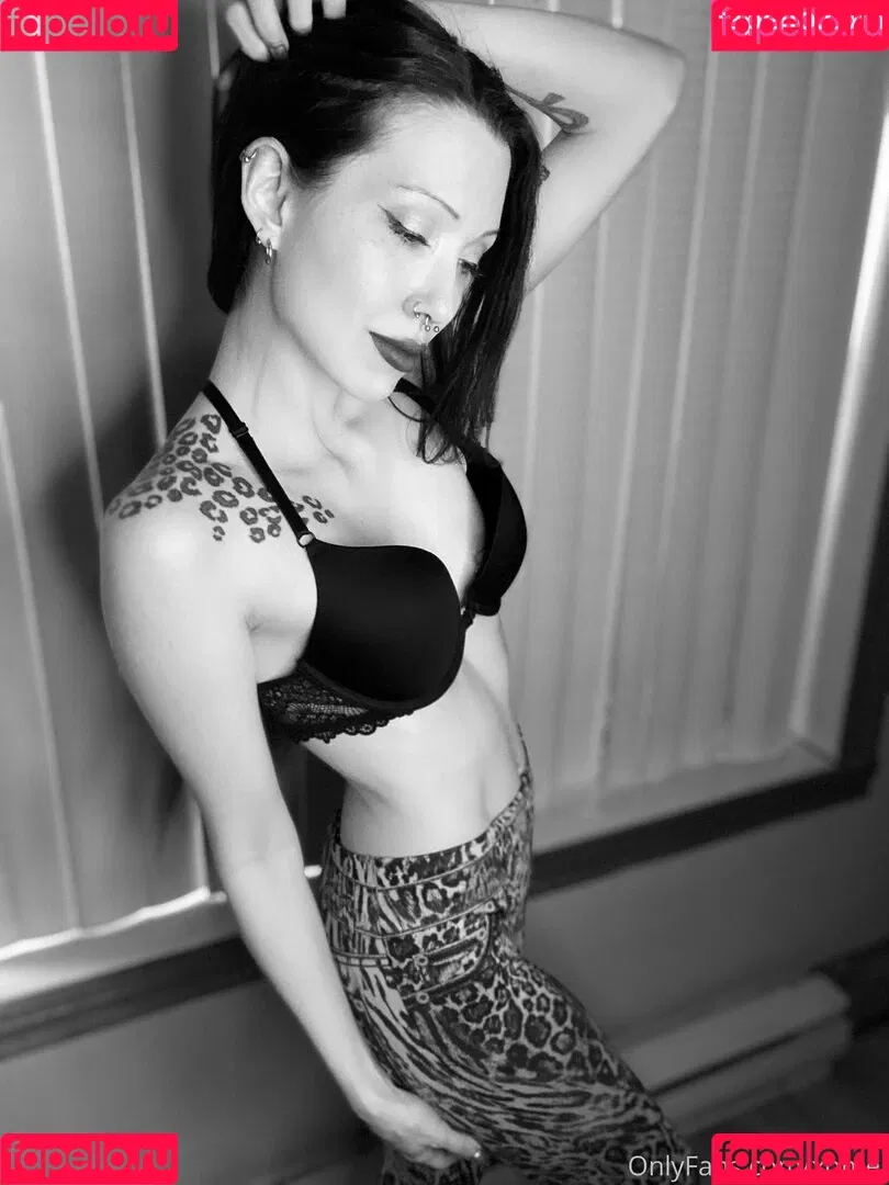 xomel Onlyfans Photo Gallery 