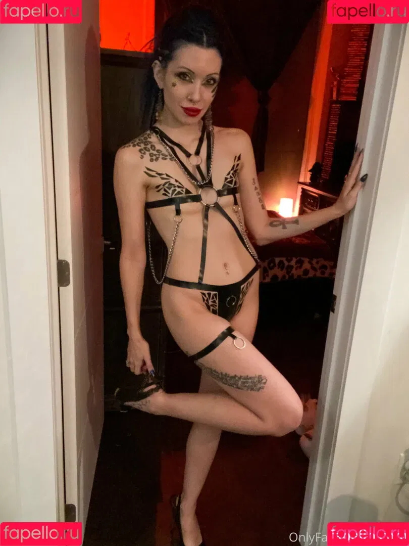xomel Onlyfans Photo Gallery 