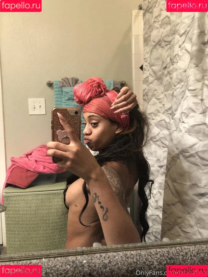 Lala Cakes Onlyfans Photo Gallery 