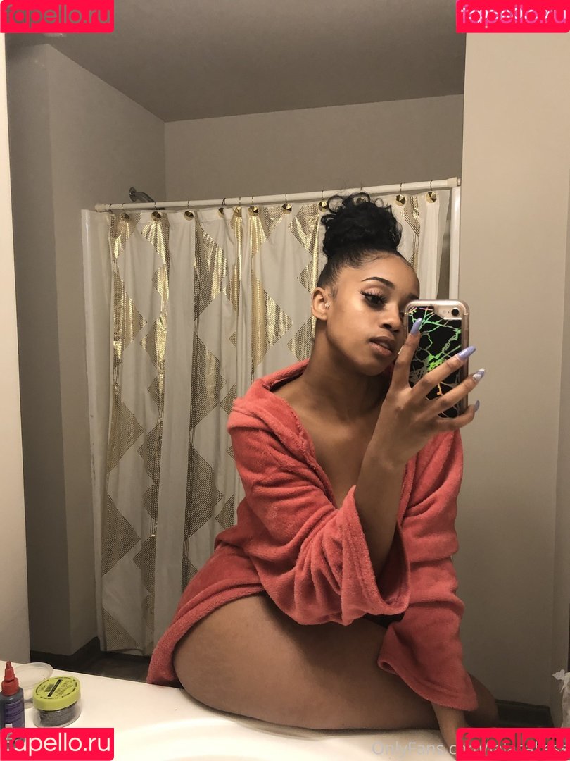 Lala Cakes Onlyfans Photo Gallery 