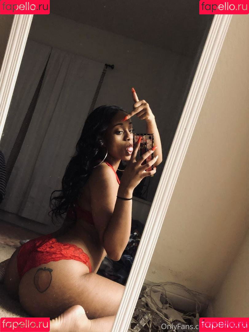 Lala Cakes Onlyfans Photo Gallery 