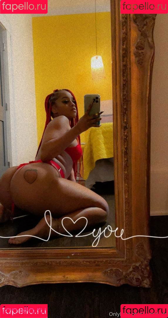 Lala Cakes Onlyfans Photo Gallery 