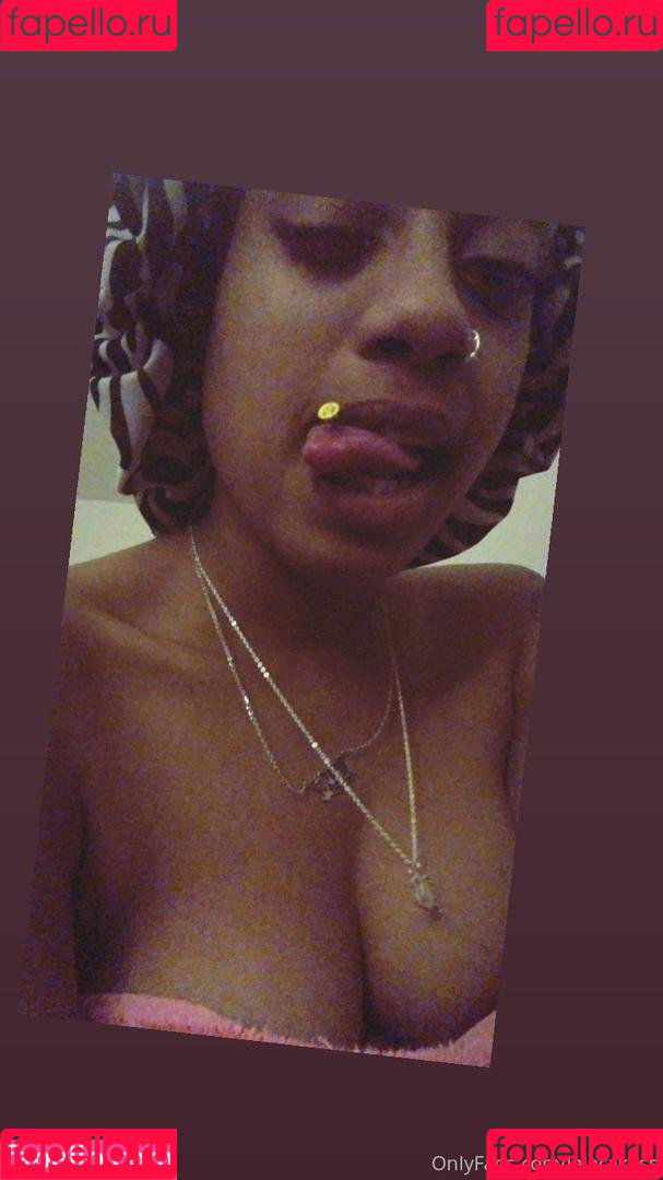 Lala Cakes Onlyfans Photo Gallery 