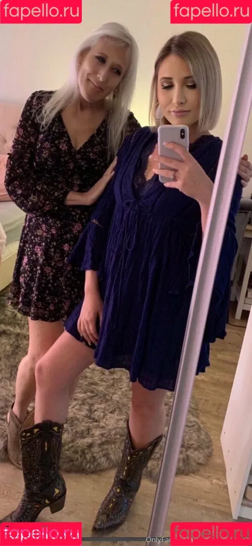 suzieandhannah Onlyfans Photo Gallery 
