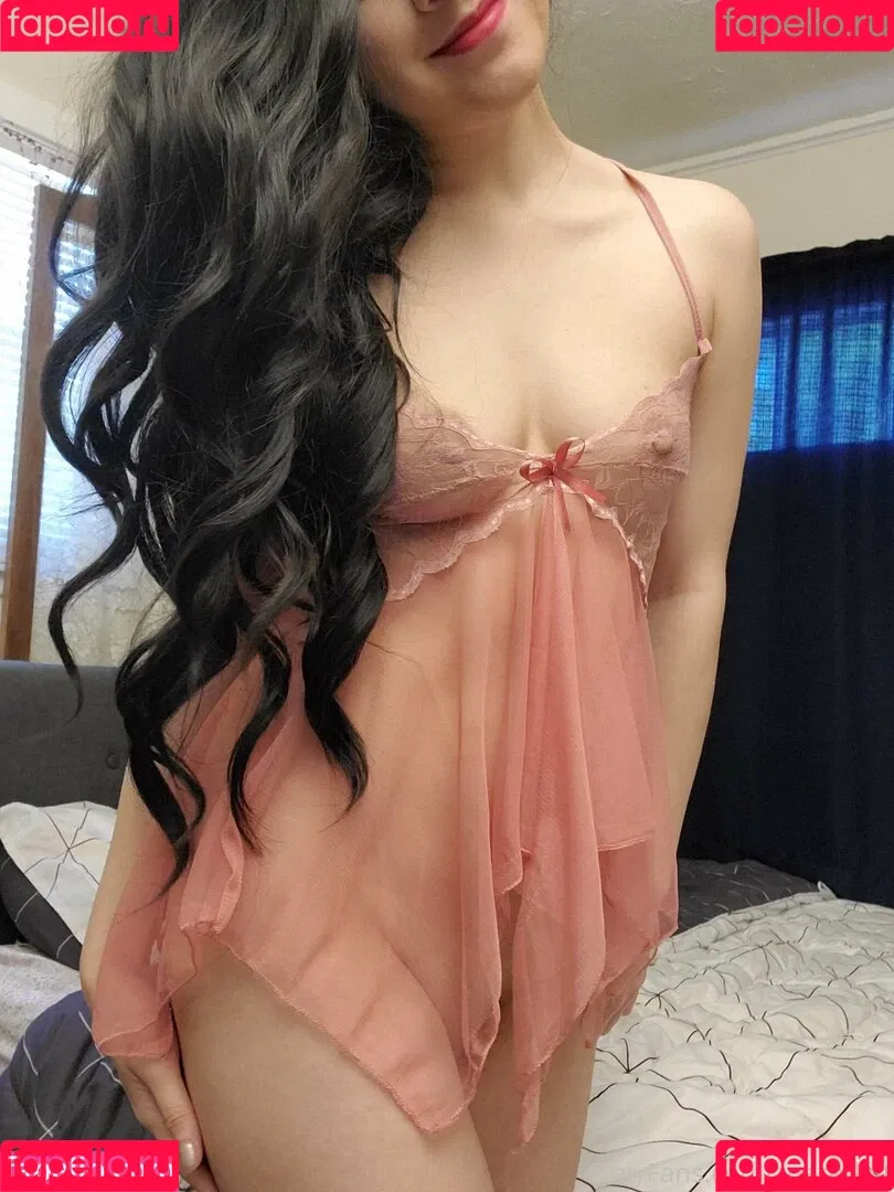 zoelevain Onlyfans Photo Gallery 