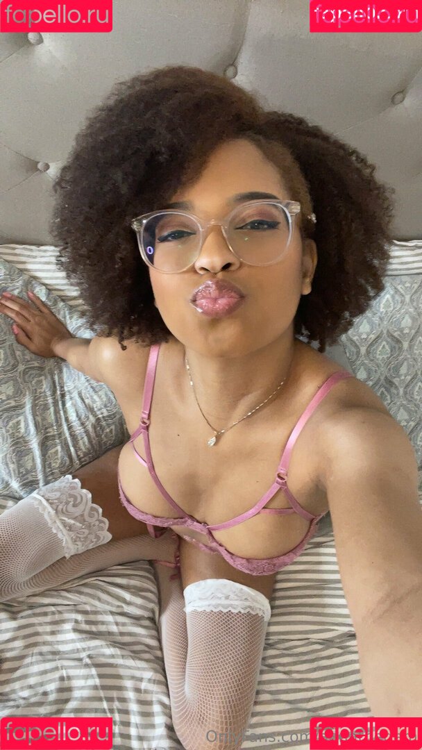 annathegem Onlyfans Photo Gallery 