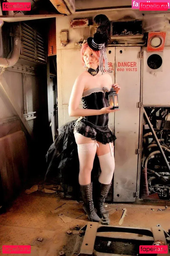 Avalon Zuercher Onlyfans Photo Gallery 