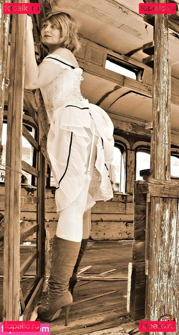 Avalon Zuercher Onlyfans Photo Gallery 