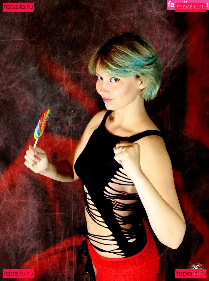 Avalon Zuercher Onlyfans Photo Gallery 