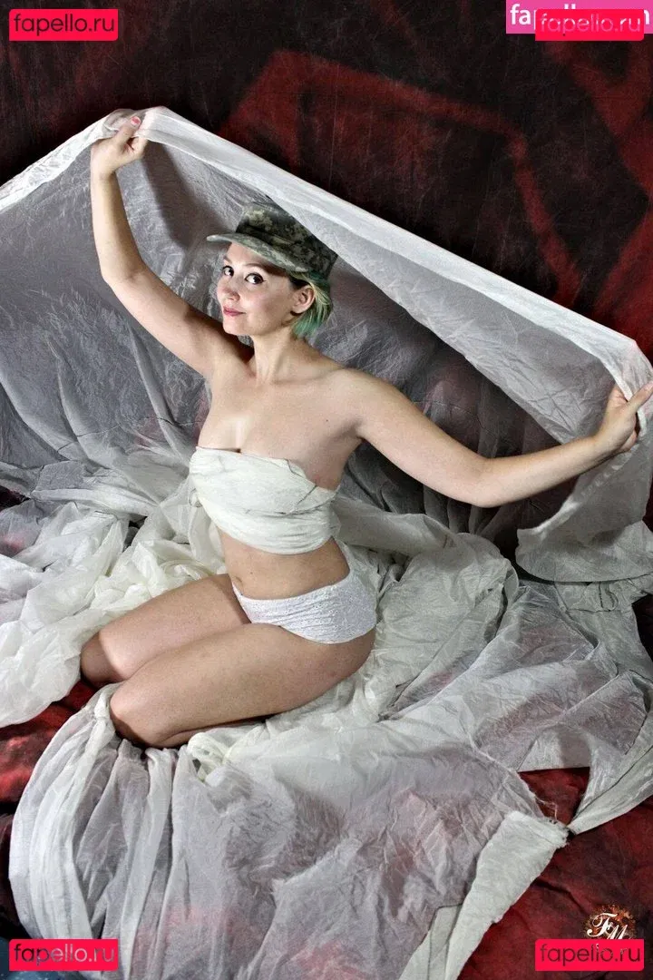 Avalon Zuercher Onlyfans Photo Gallery 