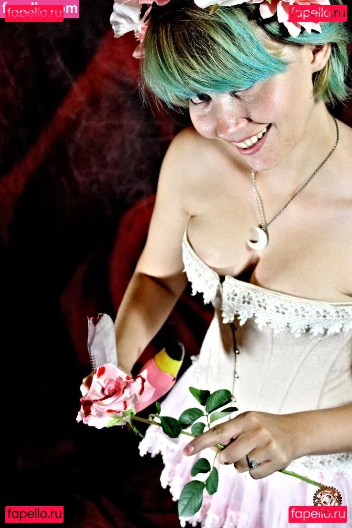 Avalon Zuercher Onlyfans Photo Gallery 