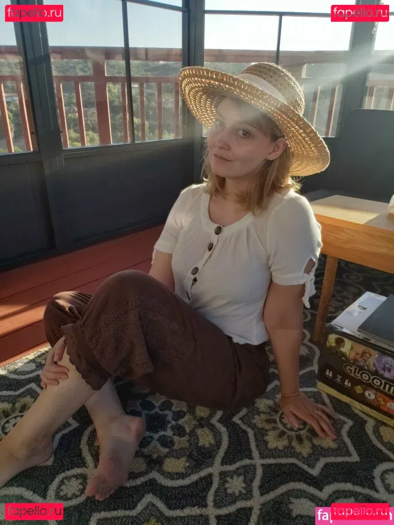 Avalon Zuercher Onlyfans Photo Gallery 