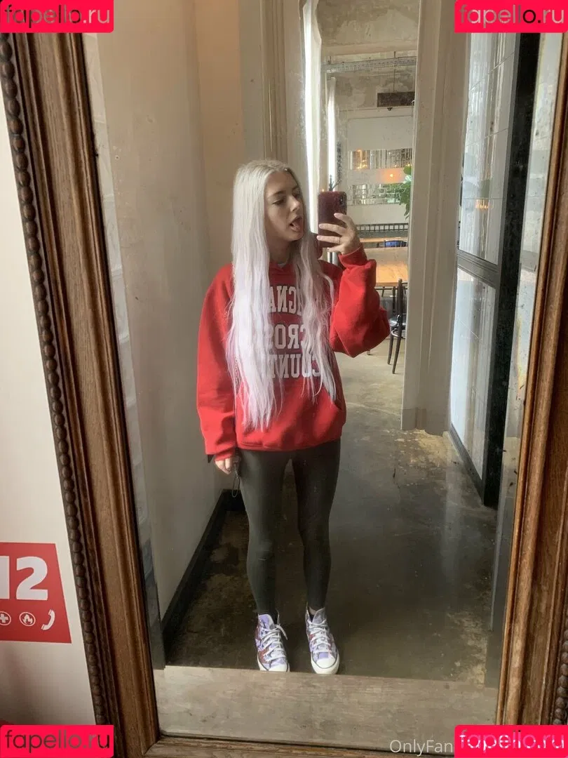 EvaElfie Onlyfans Photo Gallery 