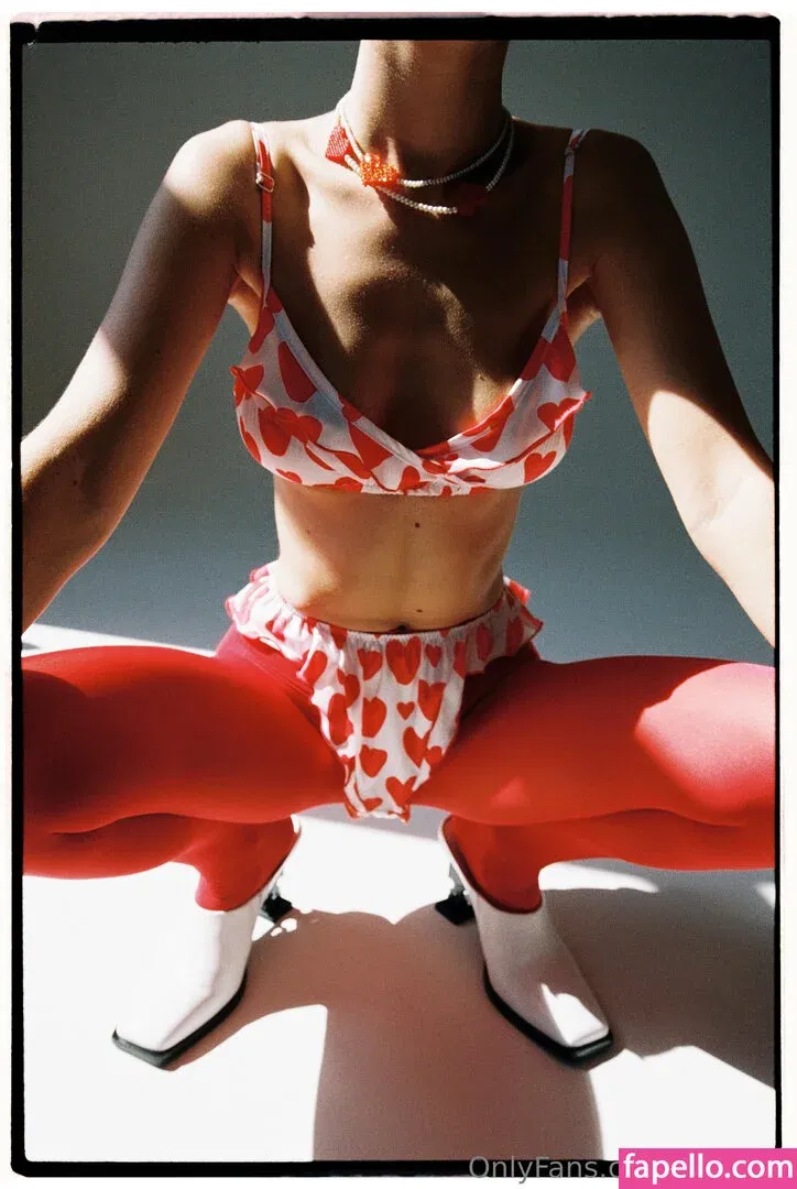 EvaElfie Onlyfans Photo Gallery 