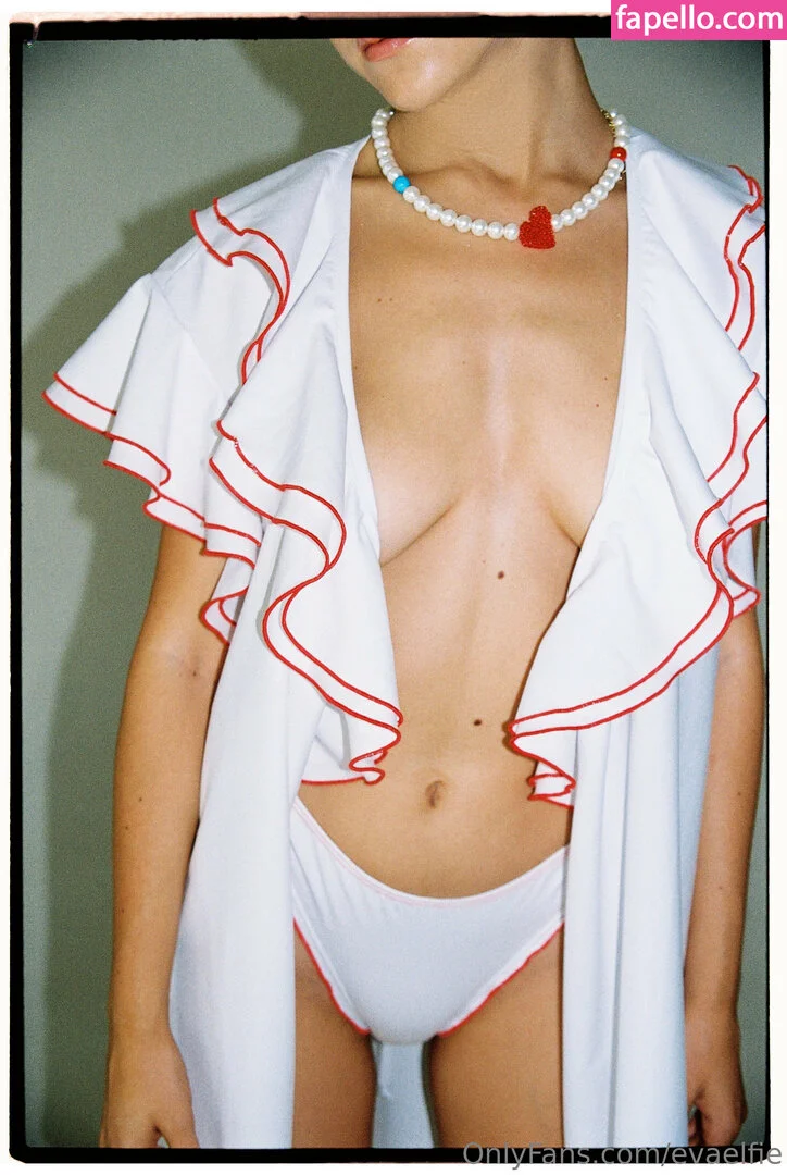 EvaElfie Onlyfans Photo Gallery 