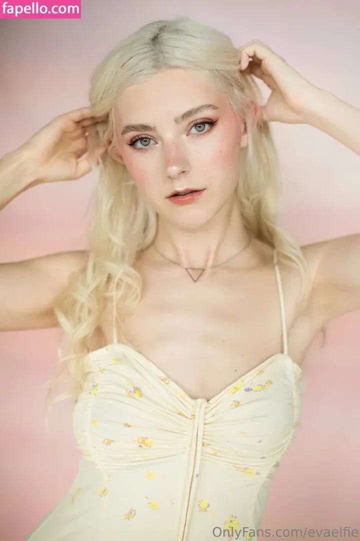 EvaElfie Onlyfans Photo Gallery 