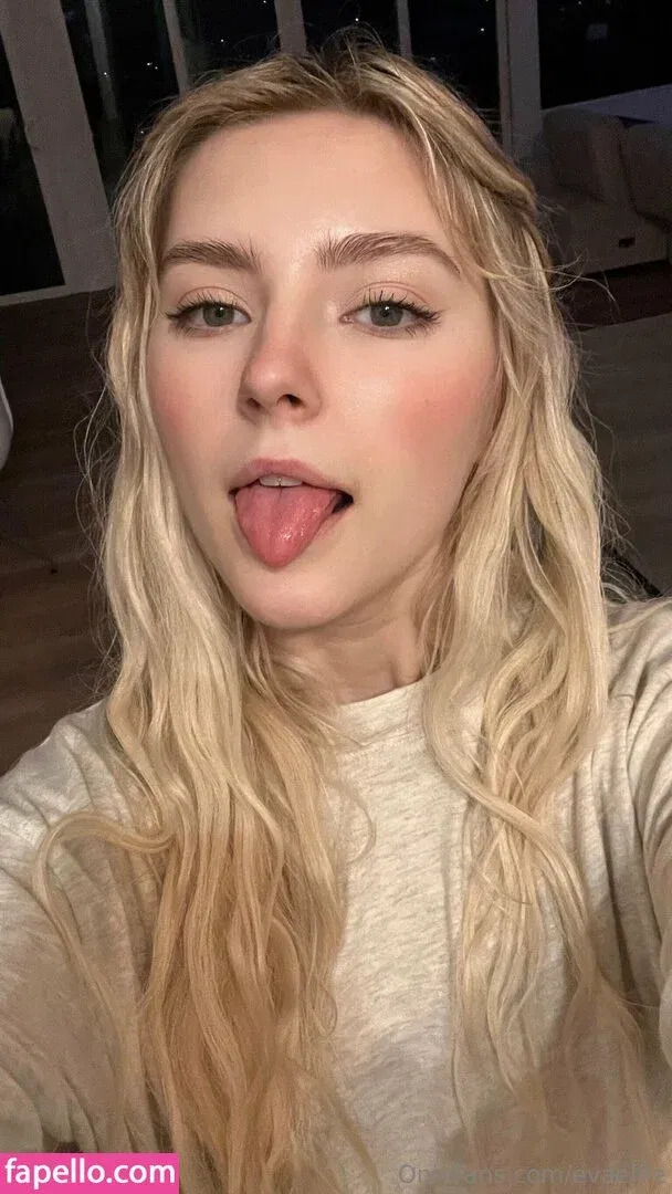 EvaElfie Onlyfans Photo Gallery 