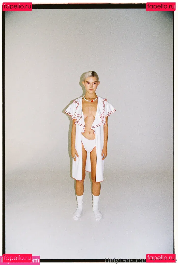 EvaElfie Onlyfans Photo Gallery 