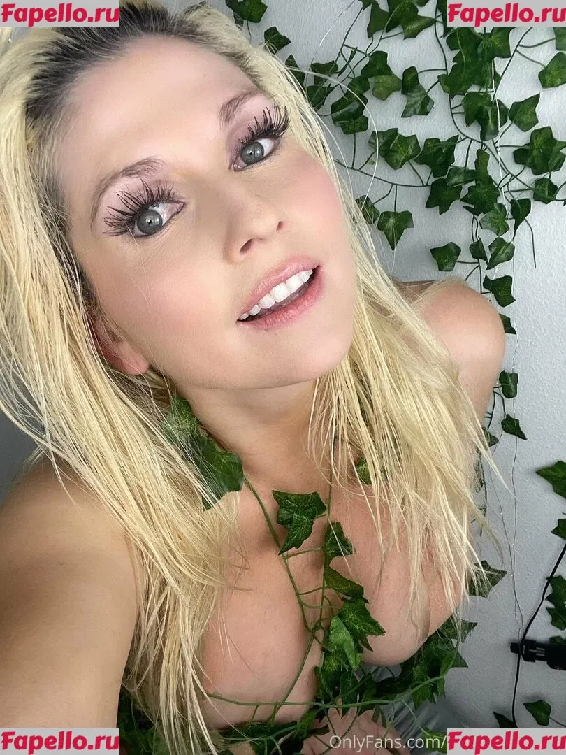 christiestevens Onlyfans Photo Gallery 