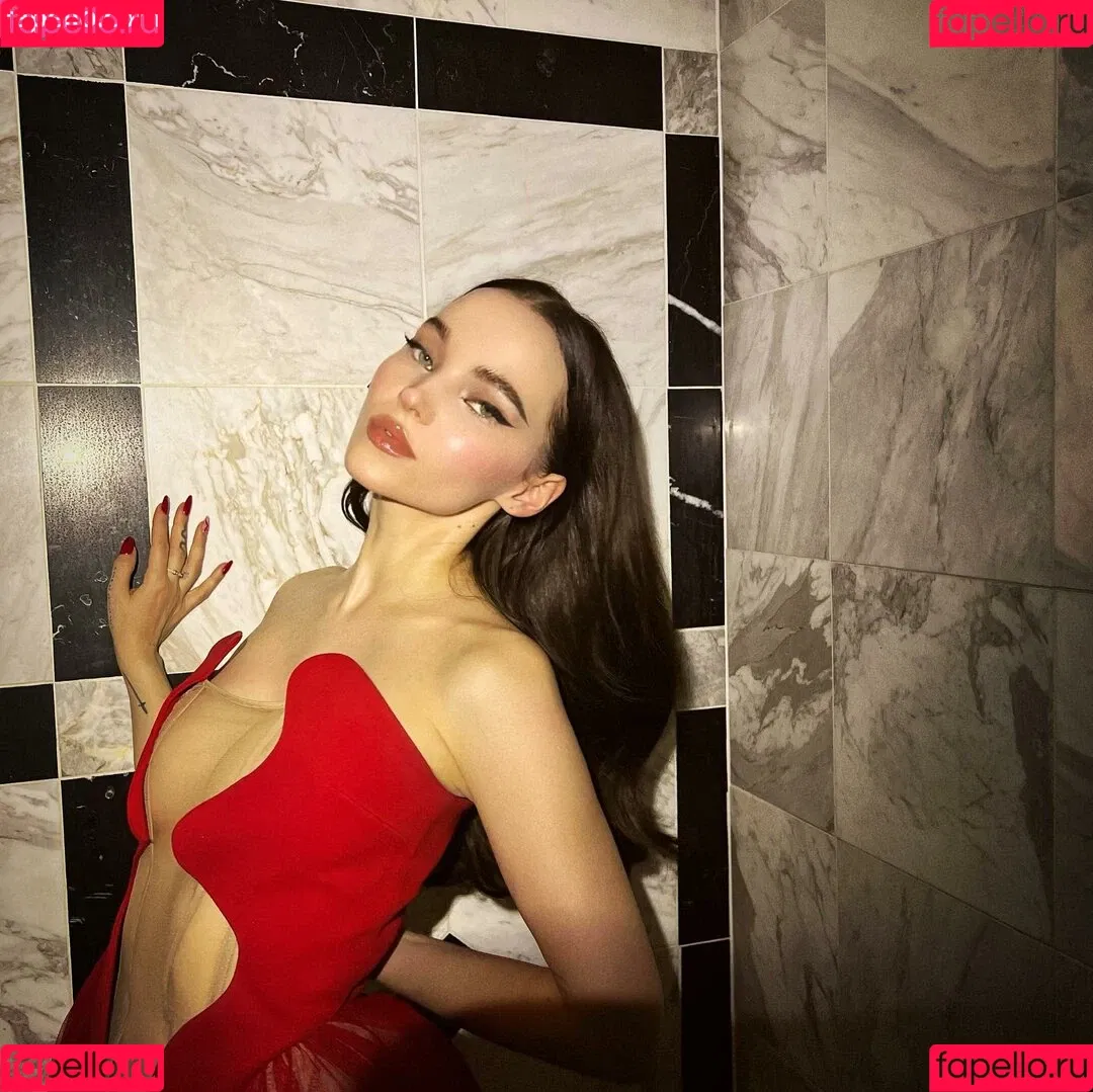 Dove Cameron Onlyfans Photo Gallery 