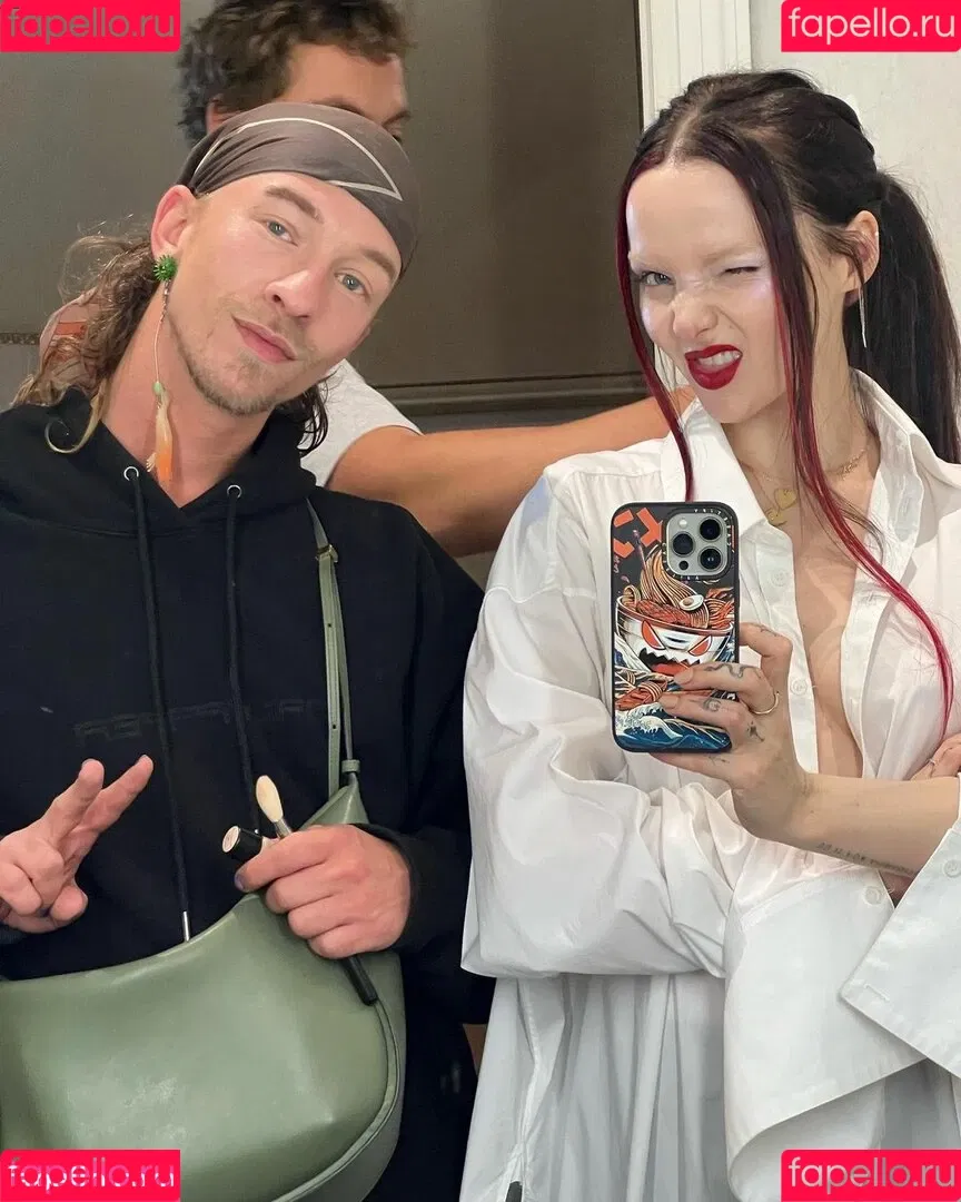 Dove Cameron Onlyfans Photo Gallery 