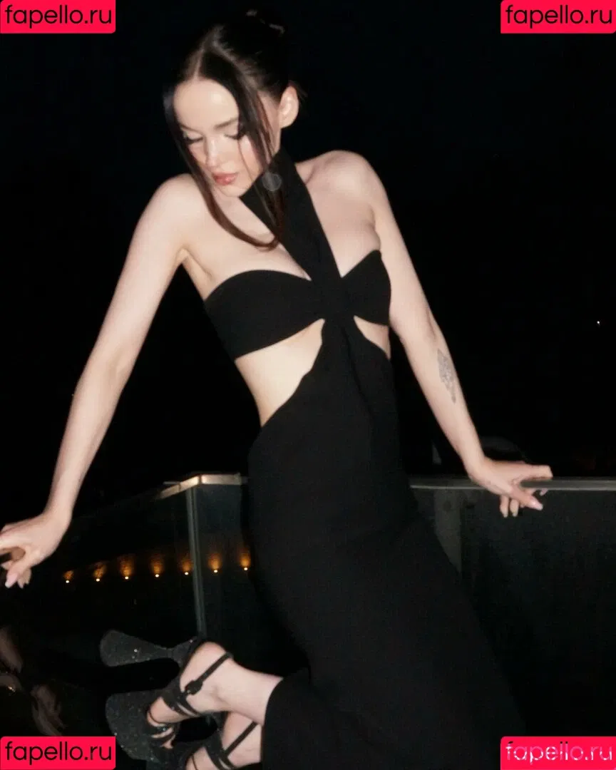 Dove Cameron Onlyfans Photo Gallery 