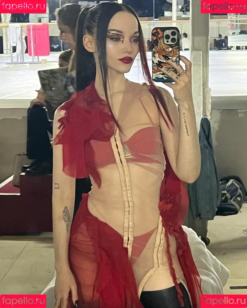 Dove Cameron Onlyfans Photo Gallery 
