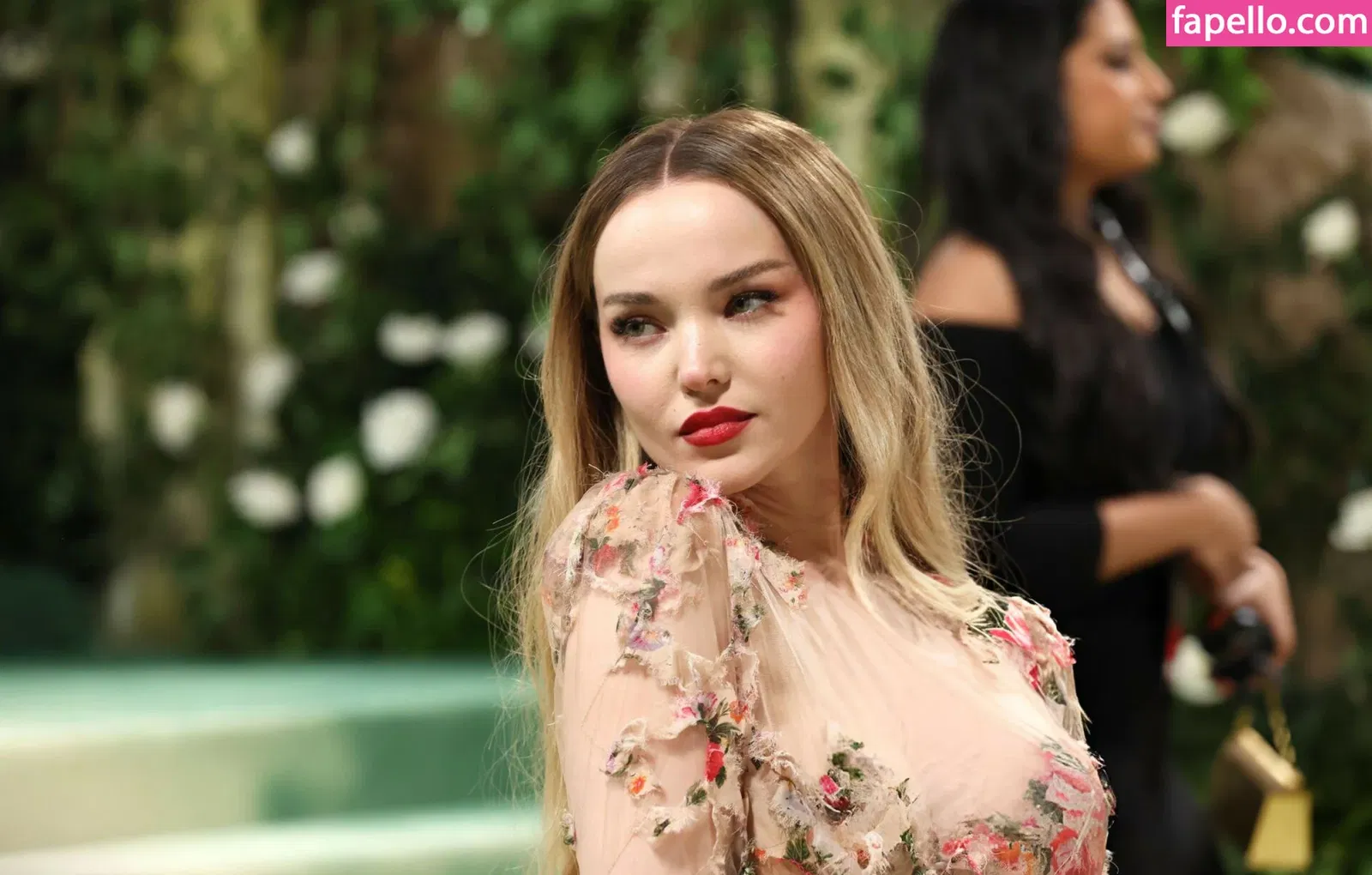 Dove Cameron Onlyfans Photo Gallery 