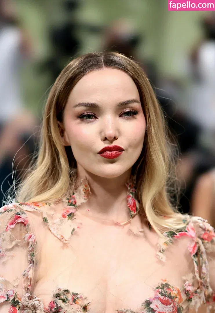 Dove Cameron Onlyfans Photo Gallery 